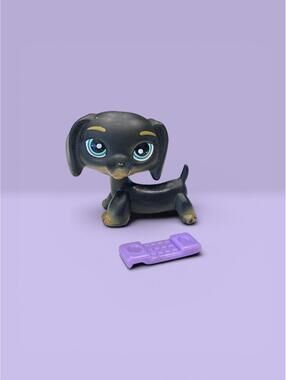 Littlest Pet Shop LPS Dachshund #325 with phone accessory